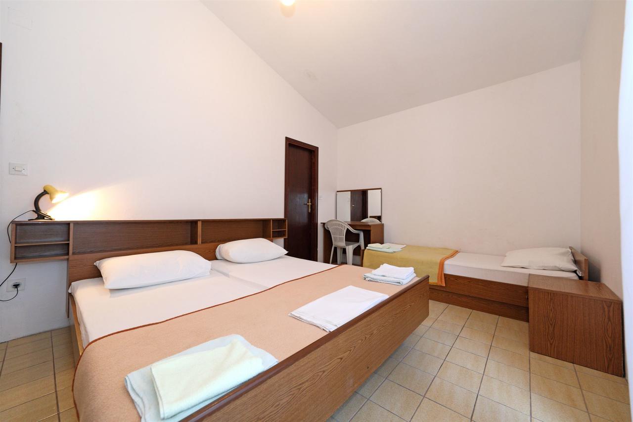 Rooms Jeriko Vodice Exteriör bild